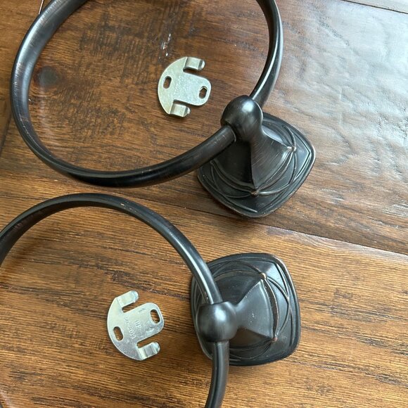 Bathroom Towel holders oil rubbed broze (2) - Picture 3 of 6